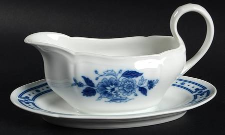 Taormina Blue Gravy Boat with Attached Underplate