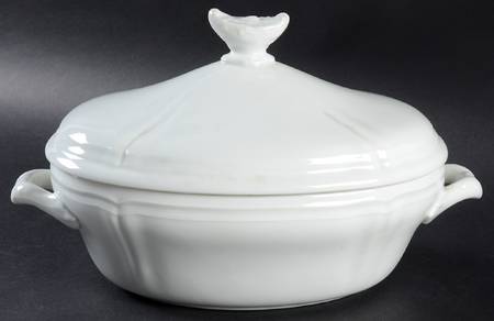 White Antico Doccia Oval Covered Vegetable