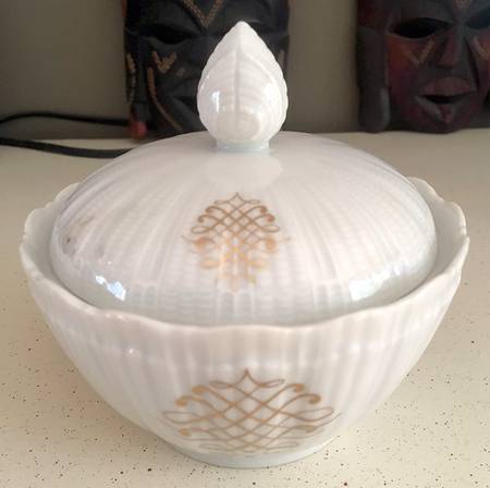 GIR3 Sugar Bowl & Lid