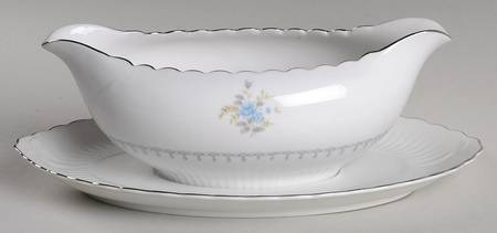 Elizabeth Gravy Boat with Attached Underplate
