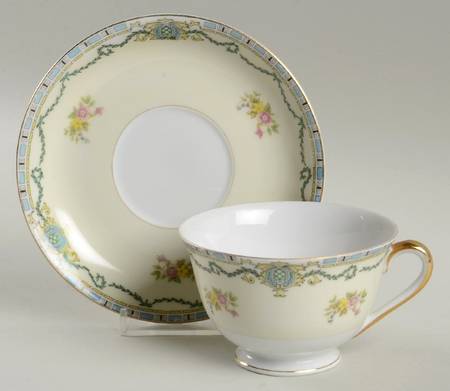 GOC4 Footed Cup & Saucer Set