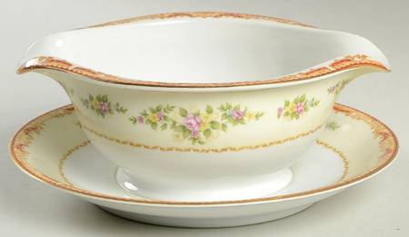 GOC9 Gravy Boat with Attached Underplate