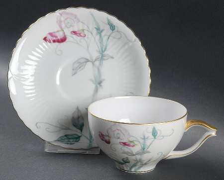Sweet Pea Flat Cup & Saucer Set