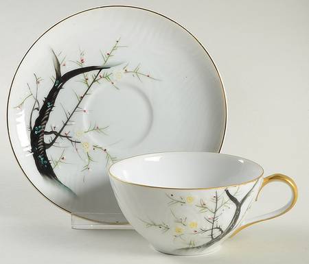 White Plum Flat Cup & Saucer Set