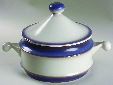 Auvergne 2 Qt Round Covered Casserole