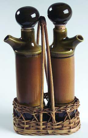 Bretagne Oil and Vinegar W/Stoppers in Center Handle Basket