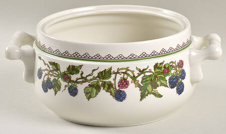 Brombeere 2 Qt Round Covered Casserole No Lid
