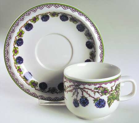 Brombeere Flat Cup & Saucer Set