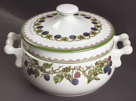 Brombeere 2 Qt Round Covered Casserole