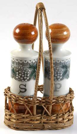 Burgund Salt & Pepper w/Wicker Holder
