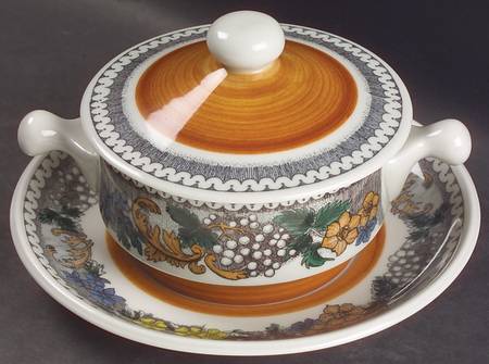 Burgund Cream Soup Bowl & Saucer Set with Lid