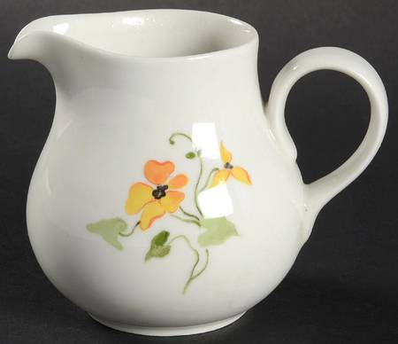 Celandine Creamer