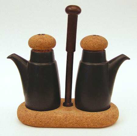 Le Rotisseur Oil & Vin W/Cork"V"&"O" Stoppers in Cork&Wood Tray