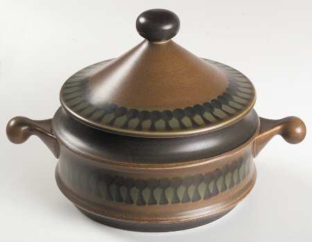 Wallis 2 Qt Round Covered Casserole