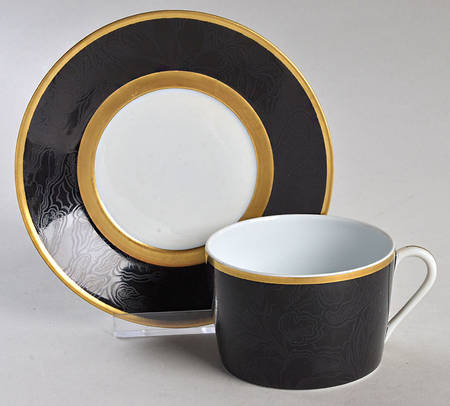 Sherry Black Flat Cup & Saucer Set