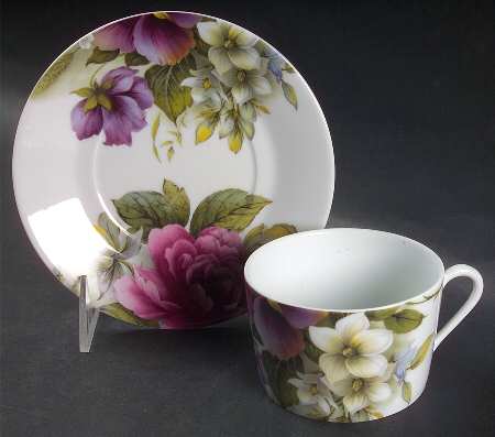 Victoria Flat Cup & Saucer Set