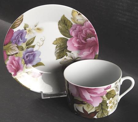 Victoria Oversized Cup & Saucer Set