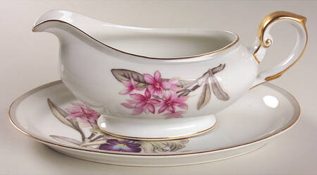 Charleston Gravy Boat & Underplate