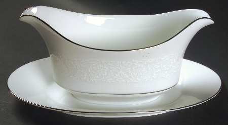 Concerto Gravy Boat with Attached Underplate