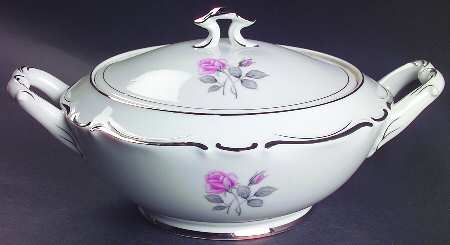 Elegante Round Covered Vegetable