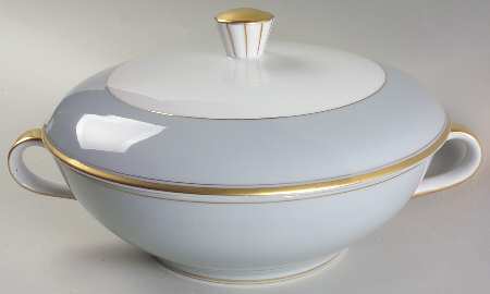 Graymont (Gold Trim) Round Covered Vegetable