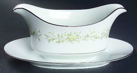Rhapsody Gravy Boat with Attached Underplate