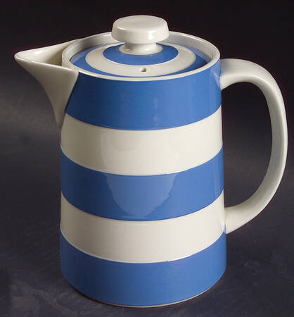 Cornish Blue White (Shield and TG Green) 28 Oz Pitcher with Lid