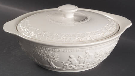 Hunt Club Round Covered Vegetable