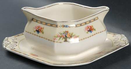 Angela Gravy Boat with Attached Underplate