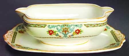 The Arcadia Gravy Boat with Attached Underplate