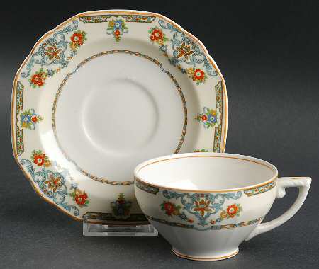 The Arcadia Flat Cup & Saucer Set