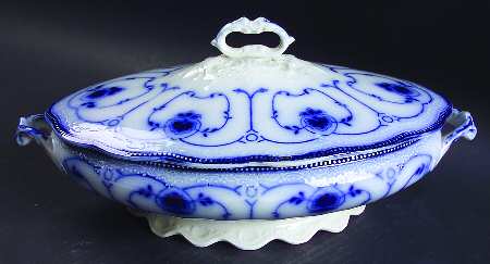 Beaufort Oval Covered Vegetable