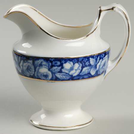 Beauty Roses Creamer