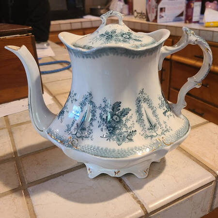 Brussels Blue (Gold Trim) Teapot & Lid
