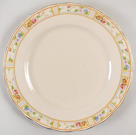 Carmona (Scalloped Edge) Salad Plate