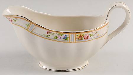 Carmona (Scalloped Edge) Gravy Boat