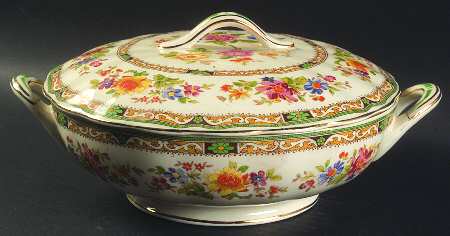 Chelsea Bouquet Round Covered Vegetable