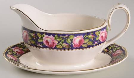 Chester Gravy Boat with Attached Underplate