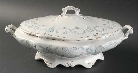 Clytie Oval Covered Vegetable