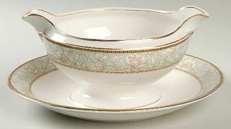 Crescent Gravy Boat with Attached Underplate