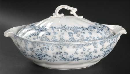 Fern Blue Oval Covered Vegetable