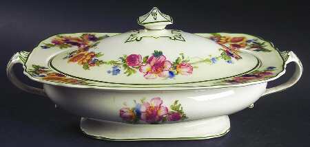 The Fleurette Oval Covered Vegetable