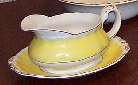 GRI58 Gravy Boat & Underplate