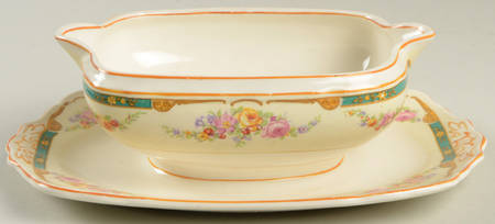 The Irving Gravy Boat with Attached Underplate