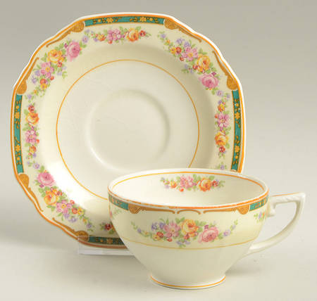 The Irving Footed Cup & Saucer Set