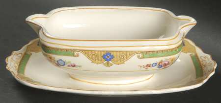 The Katherine Gravy Boat with Attached Underplate