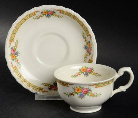 The Kavalla Flat Cup & Saucer Set