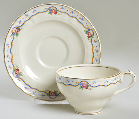 Linden Lea Flat Cup & Saucer Set