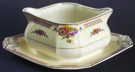 Marjorie Gravy Boat with Attached Underplate