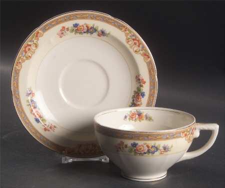 Marjorie Oversized Cup & Saucer Set
